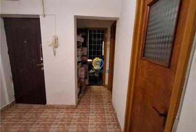 Apartament trei camere Tudor Vladimirescu etaj 3/8 Apartament trei camere Tudor Vladimirescu etaj 3/8 - 12