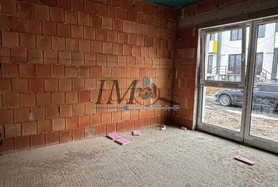 Casă cu 4 camere cu Teren 535 Mp în Micești - 6