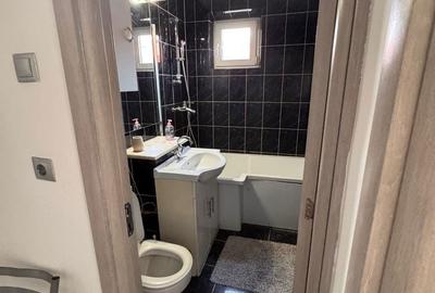 Apartament cu 3 camere decomandat în Coman - 7