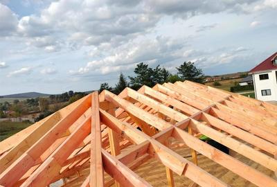 Casă cu Teren 300 Mp în Central