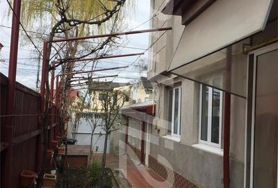 Casă cu 5 camere cu Teren 300 Mp în Central - 4