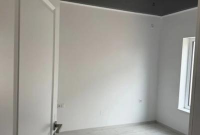 Casă cu 4 camere cu Teren 300 Mp în Malu Mare - 2