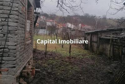 Casă cu Teren 895 Mp în Central