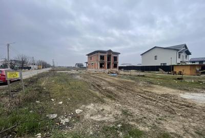 Teren de 2300 mp, în 1 Decembrie