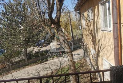 Casă cu 4 camere cu Teren 600 Mp în Plopi