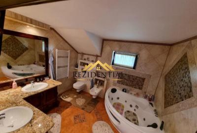 VILA CU ETAJ SI MANSARDA - 1