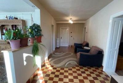 Casa individuala + anexa si gospodarie , 247 mp , 3 nivele, - 1