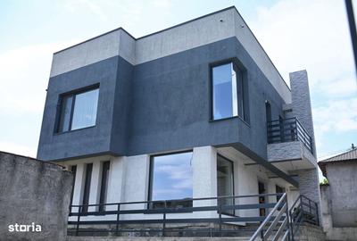 Casă cu Teren 390 Mp în Central
