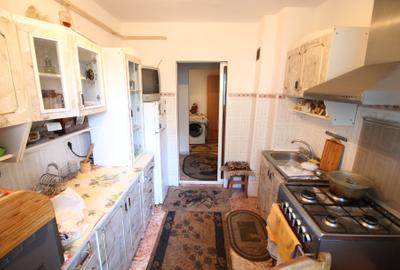 Ap. 2dec. Micro 13B, etaj 2, 2 balcoane - 4