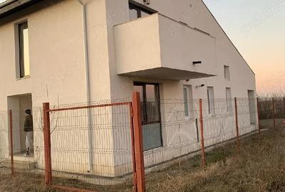 Casă cu 4 camere în Tamași - 3