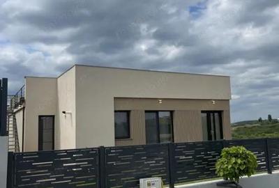 Casă cu 4 camere cu Teren 336 Mp în Cârcea - 9