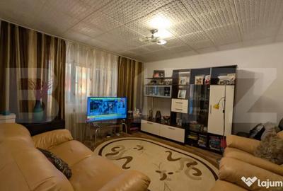 Apartament cu 3 camere decomandat în Micro 4 - 15