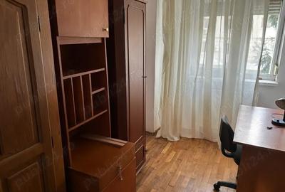 Inchiriez apartament 3 camere Piata Mare a Moldovei - 3