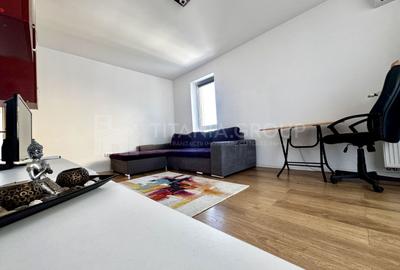 Apartament cu 2 camere decomandat în Tractorul