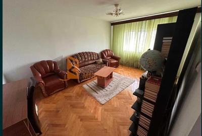 Apartament 3 camere cf1 decomandat zona Micro 3 - 2
