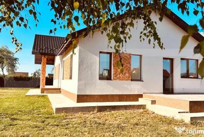 Casă cu 3 camere cu Teren 490 Mp în Central - 1