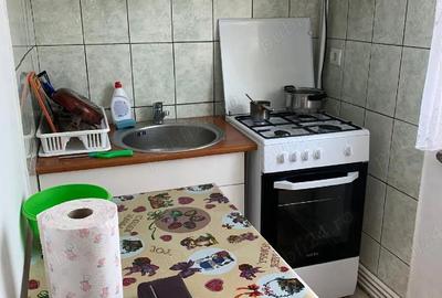 Garsonieră decomandată în 1 Mai