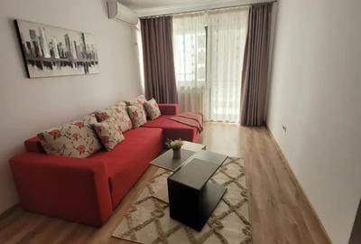 Apartament cu 2 camere decomandat în Casa de Cultură