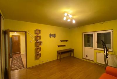 Apartament cu 2 camere decomandat, mobilat în Nerva Traian