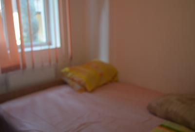 Inchiriere apartament cu trei camere in vila - 1