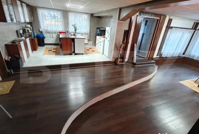 Casă cu 7 camere cu Garaj în Mărișel - 3