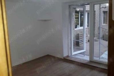 Spațiu comercial, de 35 mp, în Central - 7