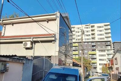 Spațiu comercial, de 200 mp, în Central