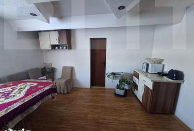 Casă cu 4 camere cu Teren 3404 Mp în Central - 1
