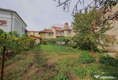 Casă cu 3 camere cu Teren 562 Mp în Central - 1