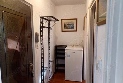 Proprietar inchiriez apartament decomandat,1 camera, baie, bucatarie central, Medicina - 1