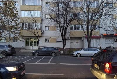 Spațiu comercial, de 55 mp, în Central - 7