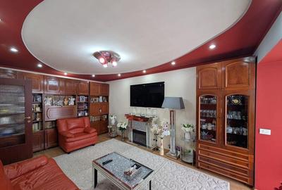De Vanzare Apartament 4 Camere, Decomandat, 2 Bai, ?os...