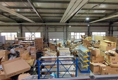 Inchiriez depozit 324 mp in hala industriala + 12 mp birou complet echipat,Ghiroda jud Timis - 1