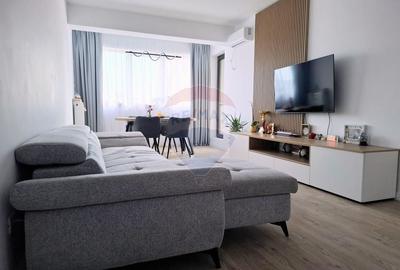 Apartament cu 3 camere decomandat, mobilat în Central
