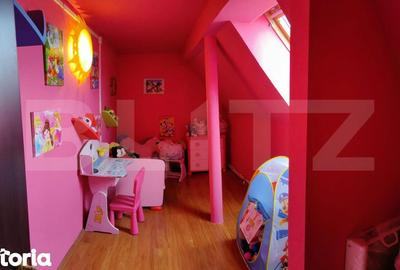 Casă cu 8 camere cu Teren 2667 Mp în Central - 7