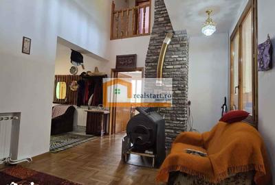 Casă cu 9 camere cu Teren 1800 Mp în Central - 15