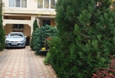 Casă cu 10 camere în Rahova