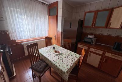 Apartament cu 3 camere decomandat, mobilat în Nerva Traian - 9