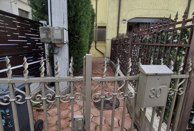 Casă cu 4 camere cu Teren 40 Mp în Malu Roșu - 1