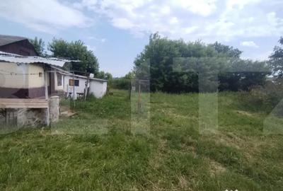 Casă cu 3 camere cu Teren 13390 Mp în Cervicești - 1