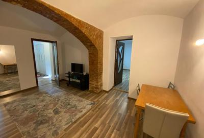 Apartament cu 2 camere semidecomandat, mobilat în Sub Arini - 2