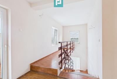 Casă cu 5 camere în Remetea Mare - 9