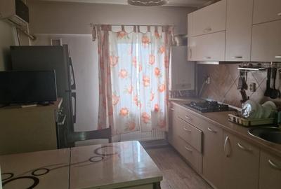 Apartament cu 2 camere decomandat în Carpați 2