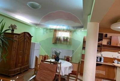 Casă / Vilă cu 5 camere de închiriat în zona Calea Romanului - 1