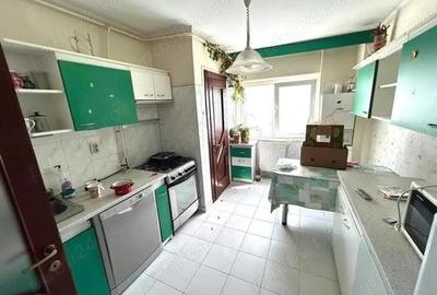 De vanzare 4 camere pe Bd Roman Musat, 2 bai, 2 balcoane, 65.000 euro - 6