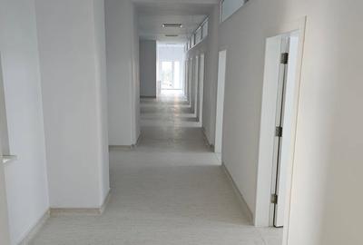 Spațiu comercial, de 500 mp, în Central - 4