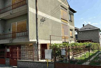 Casă cu 3 camere în Salonta - 1