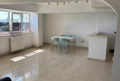 Apartament cu 3 camere decomandat în Km 4
