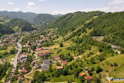 Teren de 2327 mp, în Județean - 15