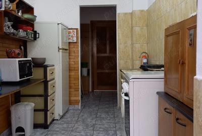 Vand apartament doua camere decomandate 47mp +7mp balcon Ciresica Sibiu Pre? 77000euro - 2
